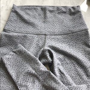 EUC size 6 lululemon leggings